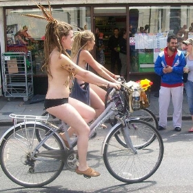 WNBR Brighton 2010: Girls on bikes - anemoneprojectors