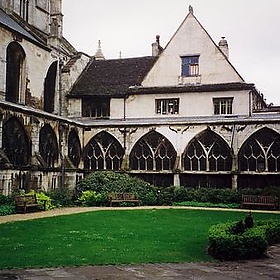 gloucester cathedral - rachel in wonderland