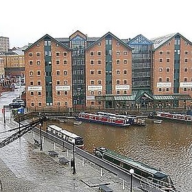 Overall view of Gloucester docks - Phil_Parker