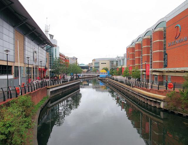 The River Kennet Flowing Through The Oracle Shopping Centre, Reading - Berkshire.