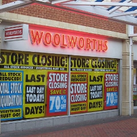 Last Day Of Woolworths In Caerphilly, South Wales - Watt_Dabney