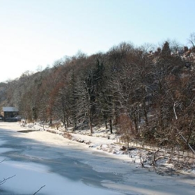 The River Wear frozen in Durham - paul-simpson.org