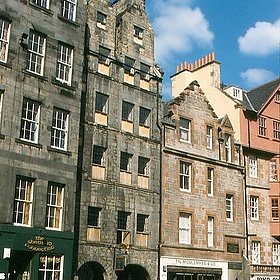 Edinburgh - "Gladstone's Land" - roger4336