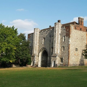 St Albans Abbey Gateway - spamdangler