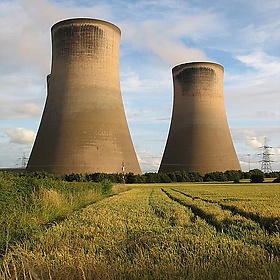 Fiddlers Ferry Cooling Towers, Widnes, England - nikoretro