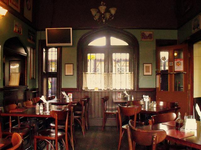 THE WEST RIDING REFRESHMENT ROOMS AT DEWSBURY STATION WEST YORKSHIRE REAL ALE VENUE