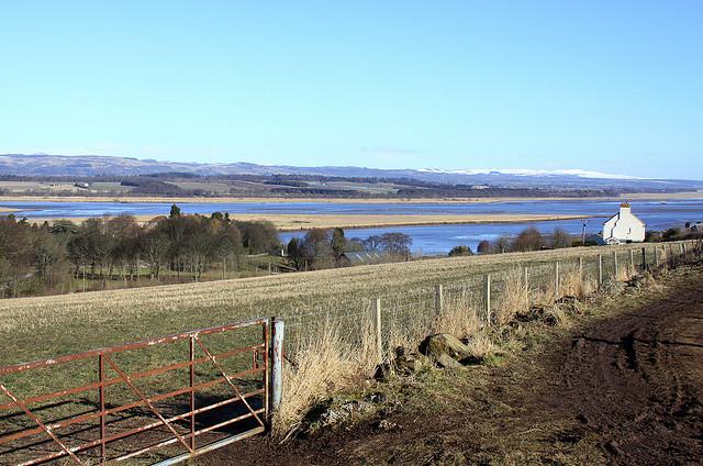 Miles to Dundee
